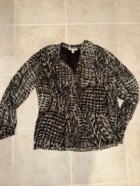 JM Collection Black & Gray Abstract Print Long-Sleeve Blouse